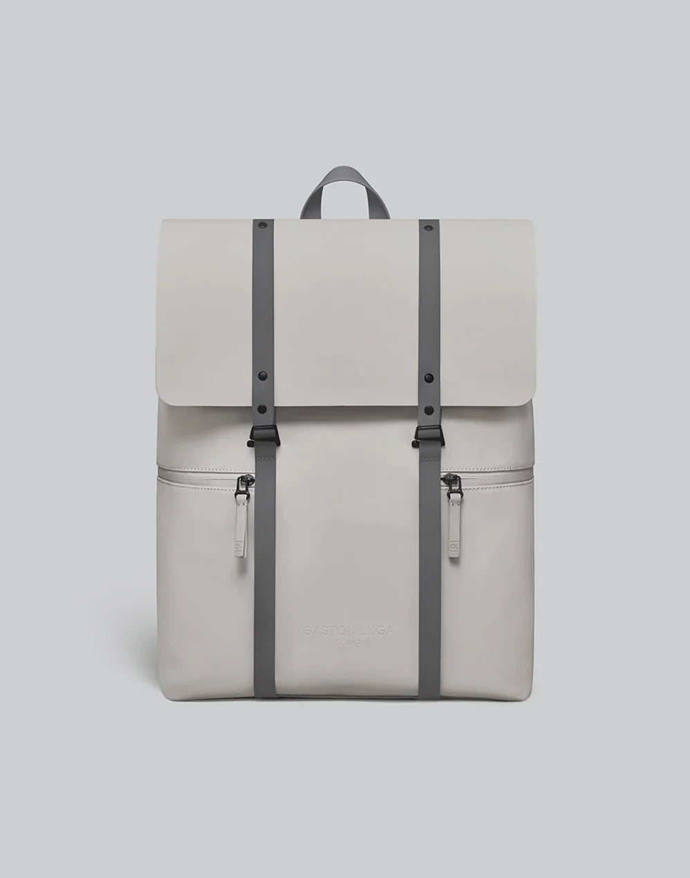Mochila Spläsh 2.0 16" taupe, vista frontal con solapa y dos correas grises