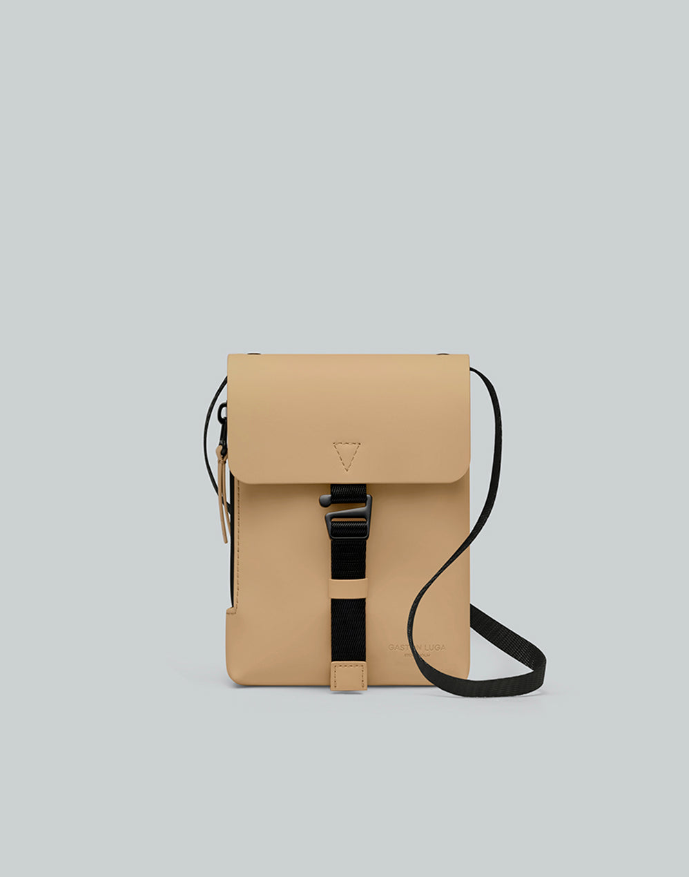 Bolso Spläsh Mini Crossbody Latte, vista frontal con correa
